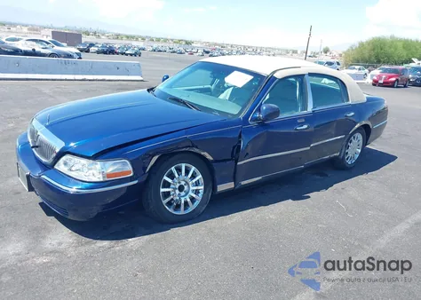 2007 Lincoln Town Car Signature из США, поврежденный, VIN 1LNHM81W27Y609736